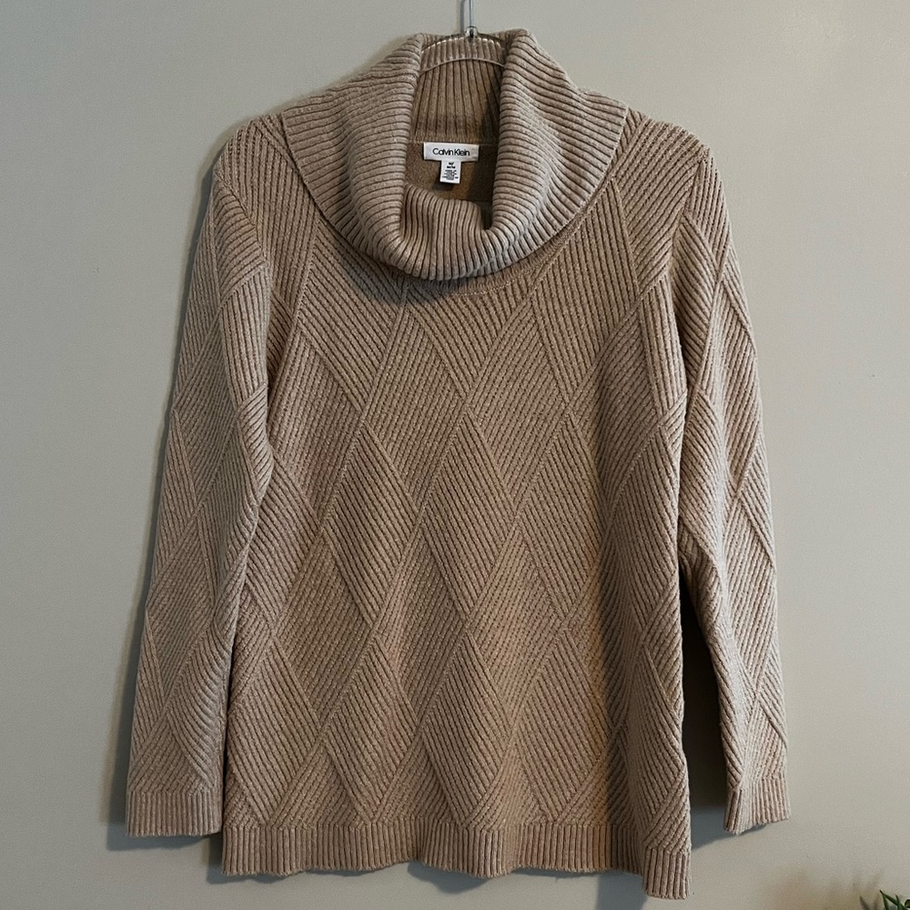 CALVIN KLEIN | Med | cow neck | COZY!